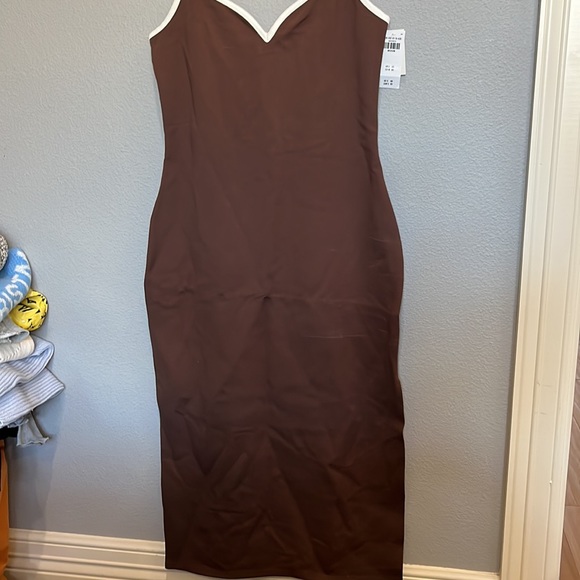 NWT Abercrombie & Fitch Notch Neck Dress- Medium - Picture 8 of 8